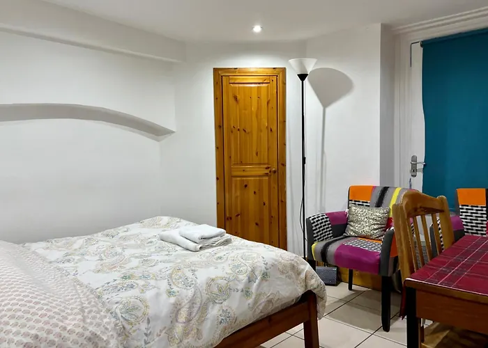 Stay In Bloomsbury2